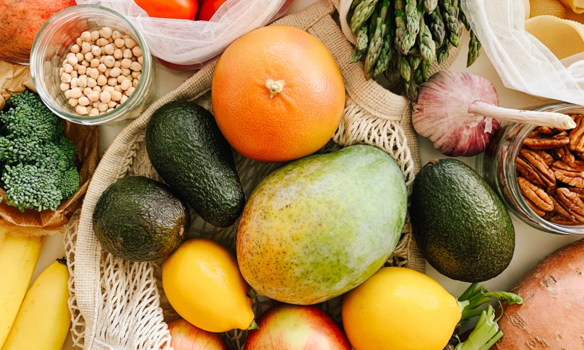 Long-Term Study Reveals Flavonoid-Rich Diets Significantly Reduce Risks of Frailty and Cognitive Decline in Aging Populations