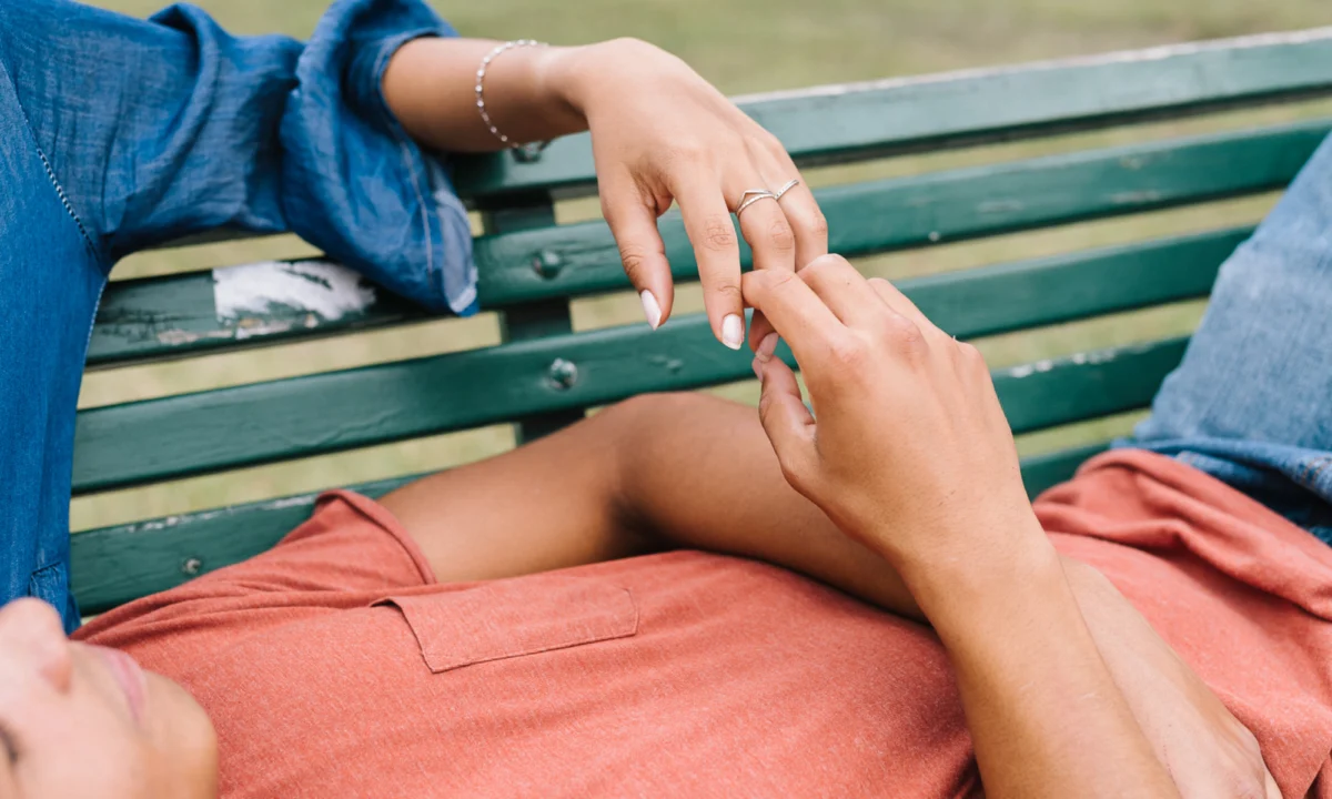 The Impact of Physical Touch on Marital Conflict Resolution and Physiological Stress Regulation in Romantic Partnerships