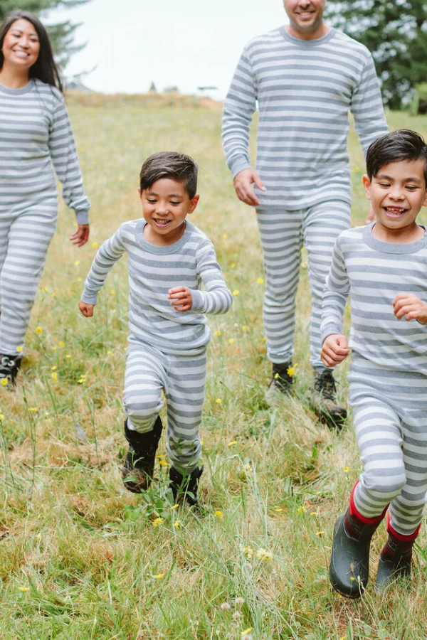 The Importance of Organic and Natural Fabrics in Sleepwear for Health and Sustainability