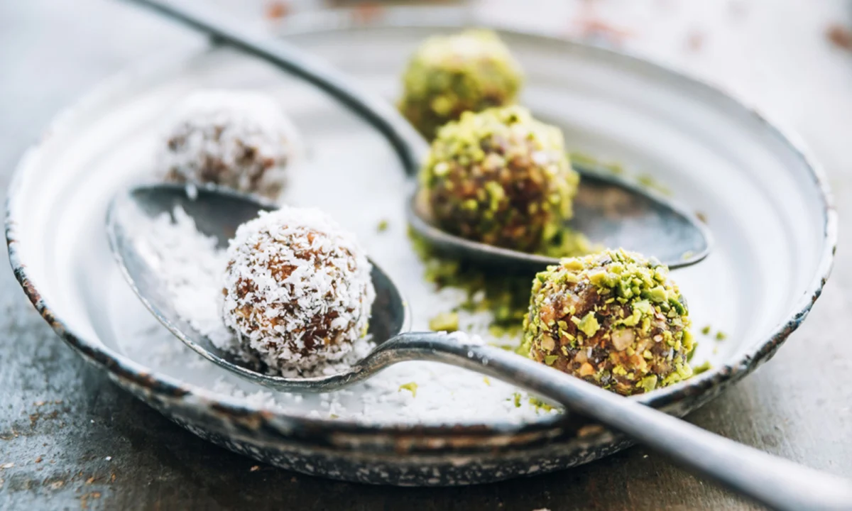 How To Make Chocolate Crunch Bites With A Skin-Boosting Twist