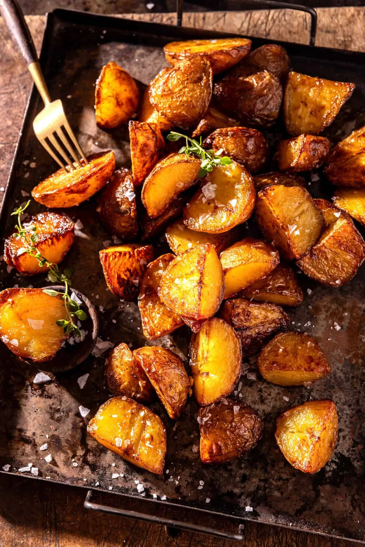 English Roast Potatoes Achieve Culinary Acclaim for Simplicity and Flavor