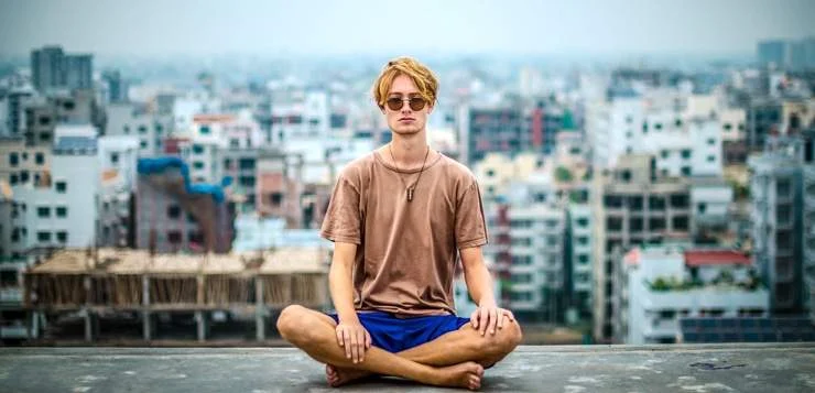 How to Adult Launches Five-Minute Meditation Guide Addressing Modern Life’s Mounting Stressors