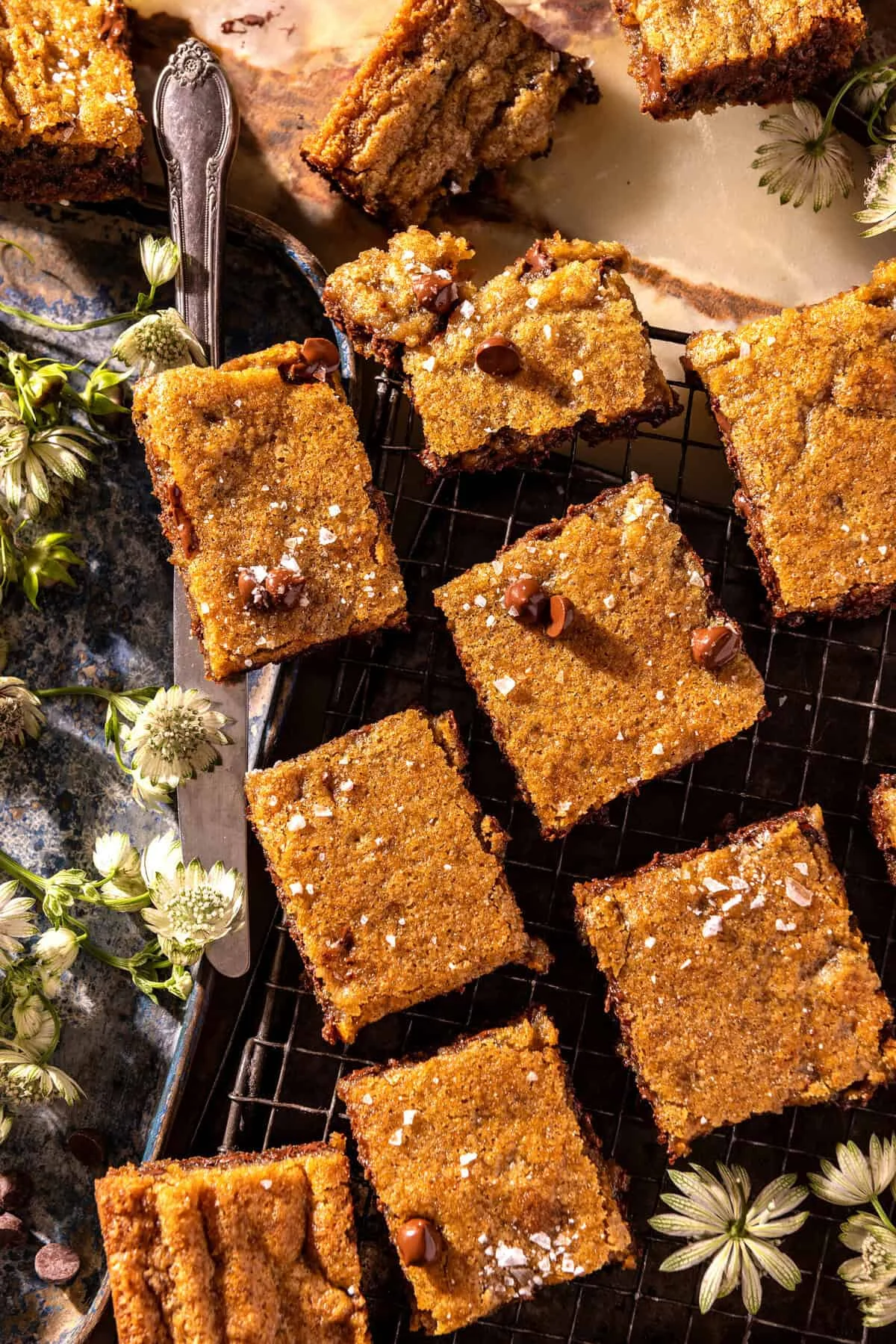 Mom’s Chocolate Chip Cookie Dough Bars: A Nostalgic Culinary Staple Perfected