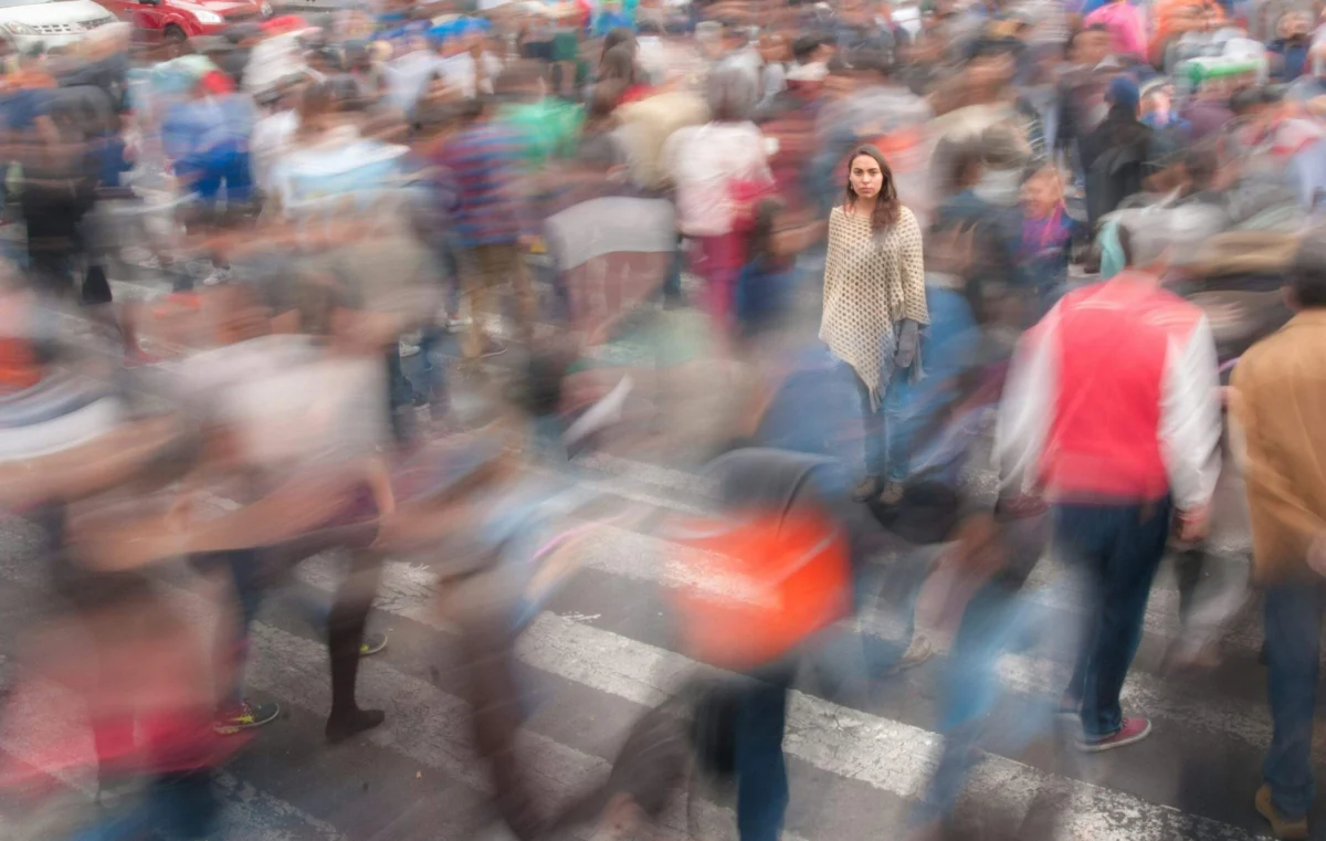 Tiny Shifts: Dr. Elisha Goldstein’s Four-Step Method for Lasting Change Through Micro-Moments