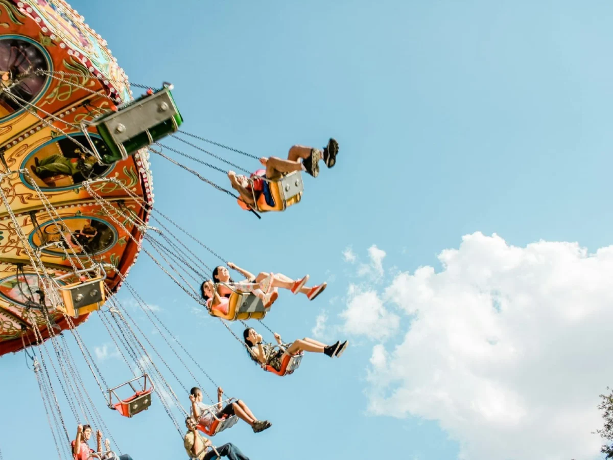 LinkedIn Carousels Emerge as Dominant Engagement Format, Outperforming Text Posts by 585%