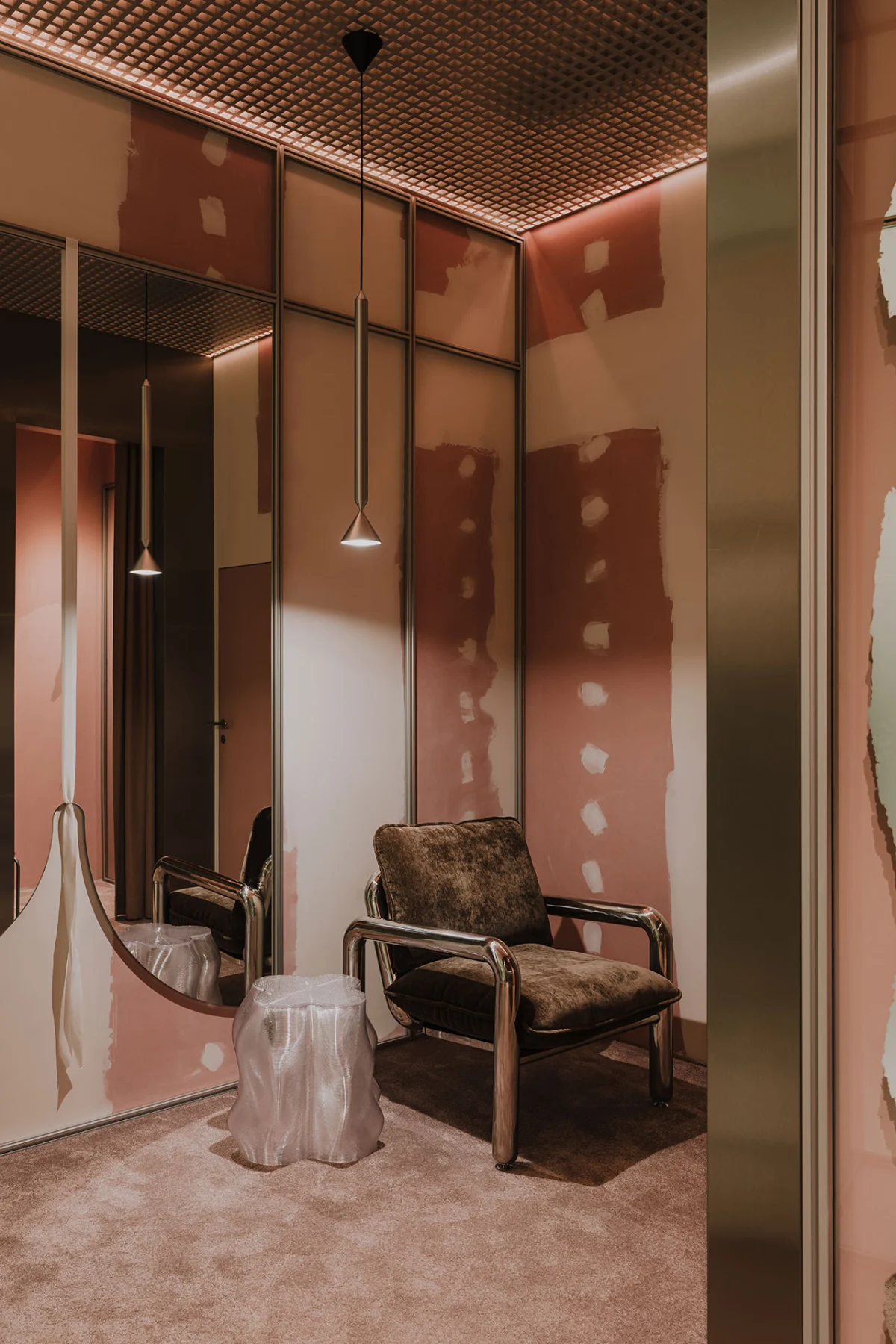 Solmé Boutique in Poznań Redefines Retail with Understated Elegance and Sustainable Modularity