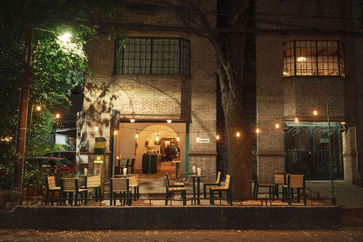 The Evolution of Specialty Coffee in Mexico City: A Comprehensive Guide to Condesa’s Premier Cafes and Roasteries