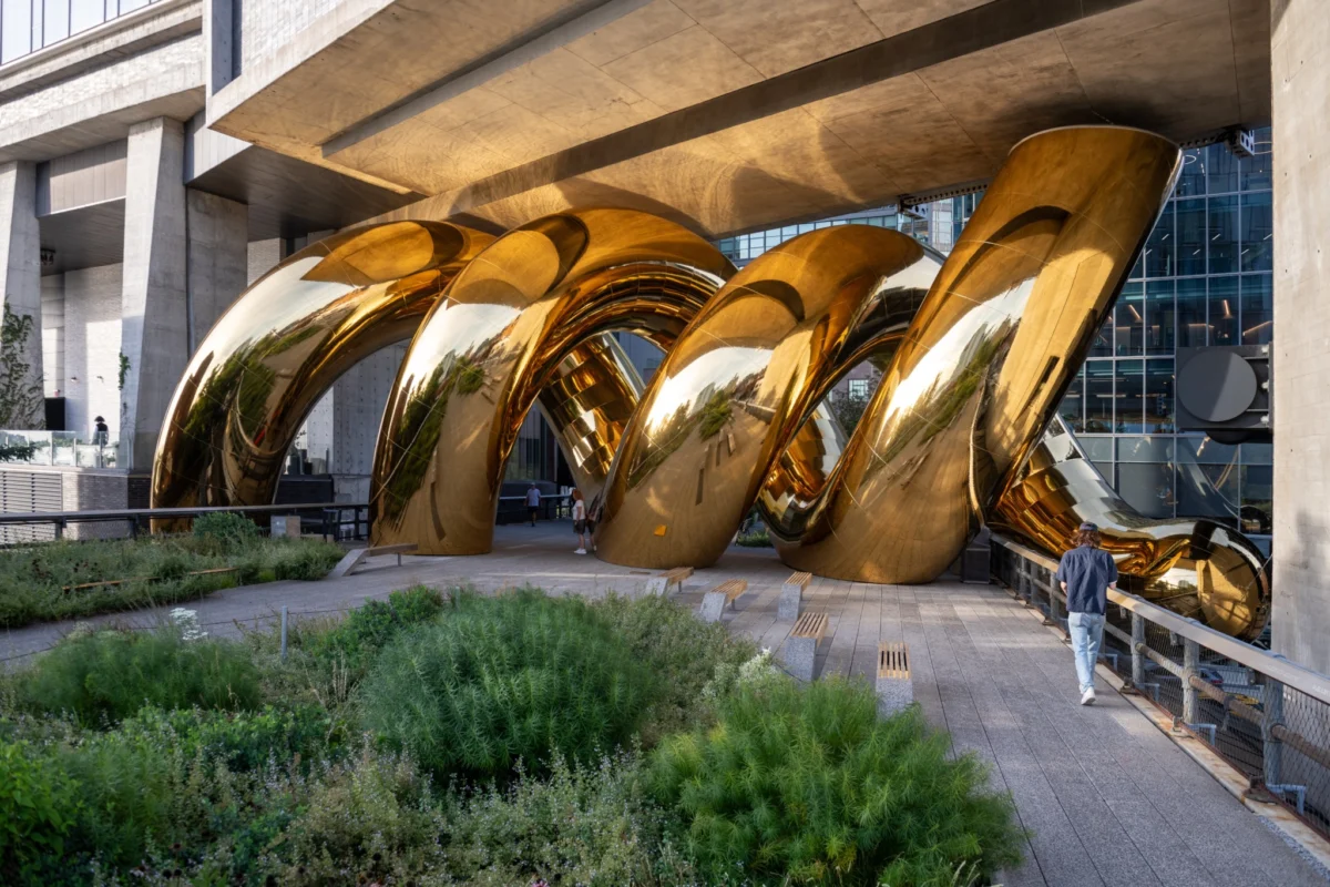 Bvlgari’s Iconic Serpent Takes Over the High Line with the Unveiling of auruBOROS Urban Memory and Collective Dream