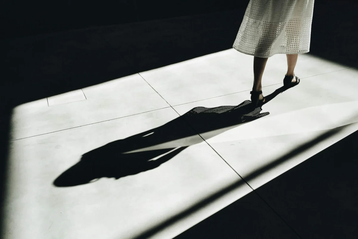 The Neuroscience of Anticipation: How the Predictive Brain Shapes Social Reality and Reinforces Isolation