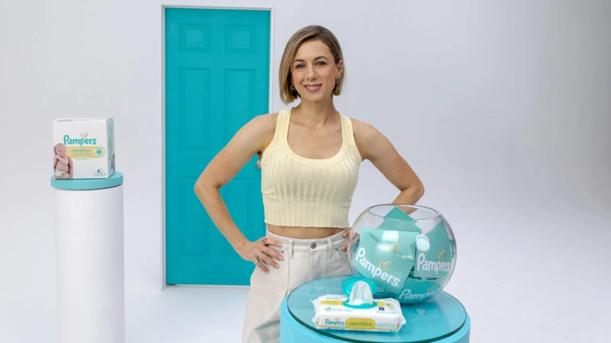 Iliza Shlesinger Embraces the Reality of Modern Motherhood as an Elder Millennial
