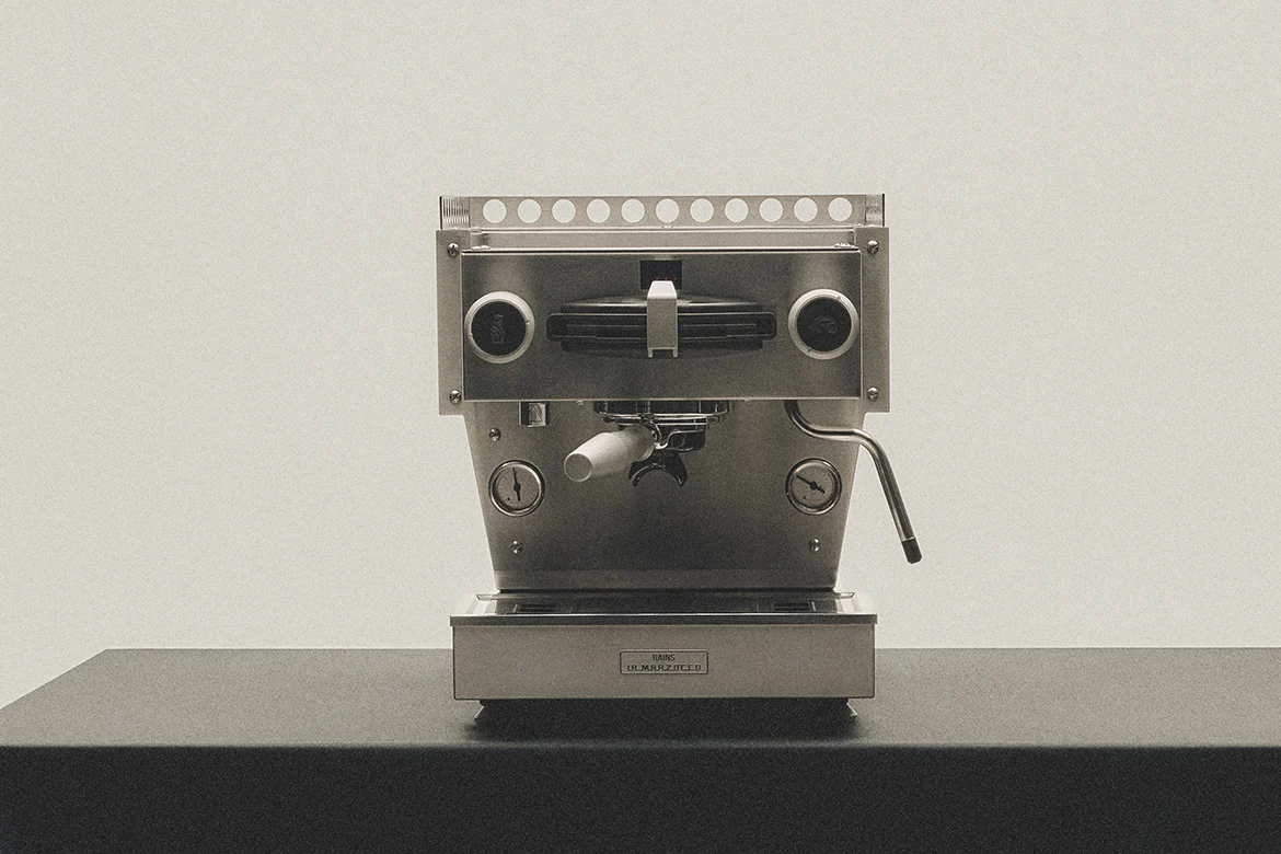 La Marzocco and Rains Unveil a New Collaborative Barista Apron and Copenhagen Pop-Up Experience